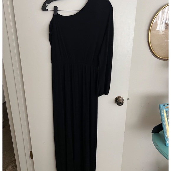 Beautiful black dress off shoulder - Sage is the label  NEVER WORN - Picture 2 of 2
